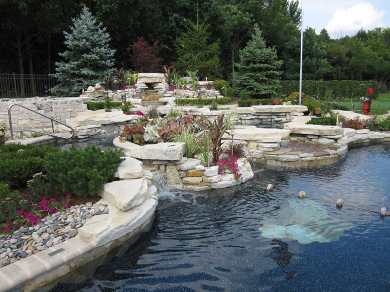 Lemont, IL Pool, Patio, Putting and More (16)